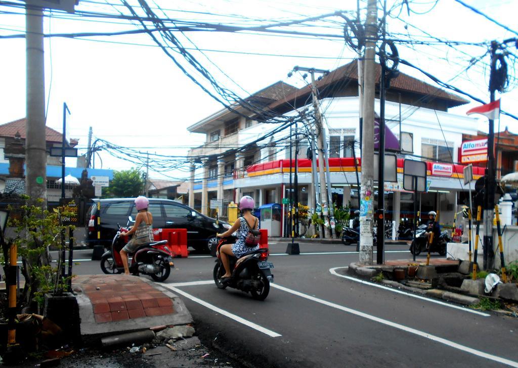 Reddoorz At Kerobokan Seminyak 2 Экстерьер фото