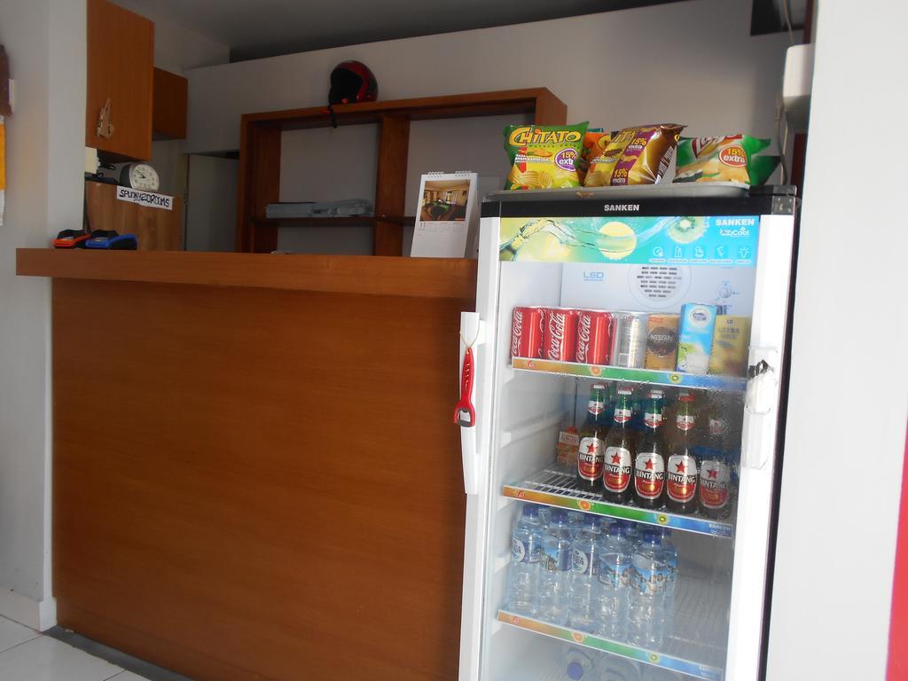 Reddoorz At Kerobokan Seminyak 2 Экстерьер фото